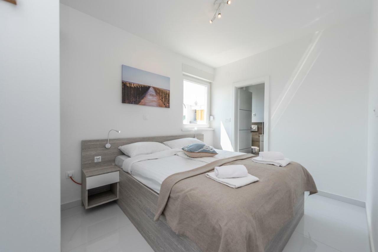 Adris 2 Luxury Modern Apartment With A Pool Novalja Buitenkant foto