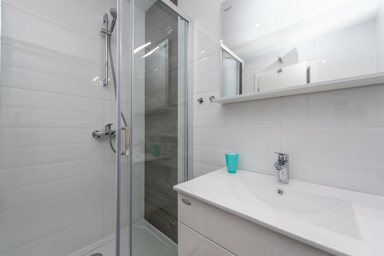 Adris 2 Luxury Modern Apartment With A Pool Novalja Buitenkant foto