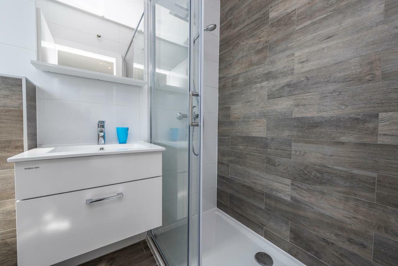 Adris 2 Luxury Modern Apartment With A Pool Novalja Buitenkant foto