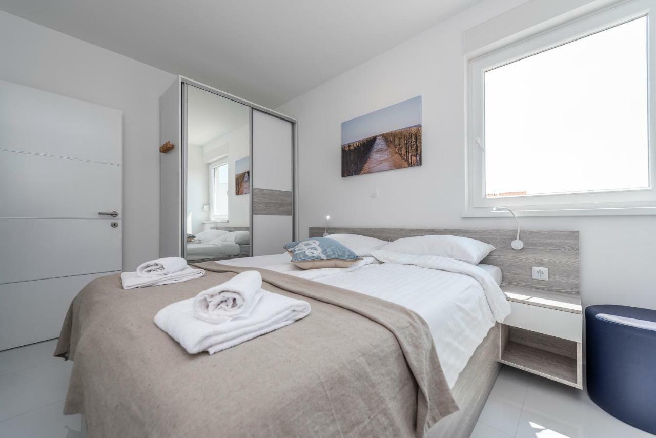 Adris 2 Luxury Modern Apartment With A Pool Novalja Buitenkant foto